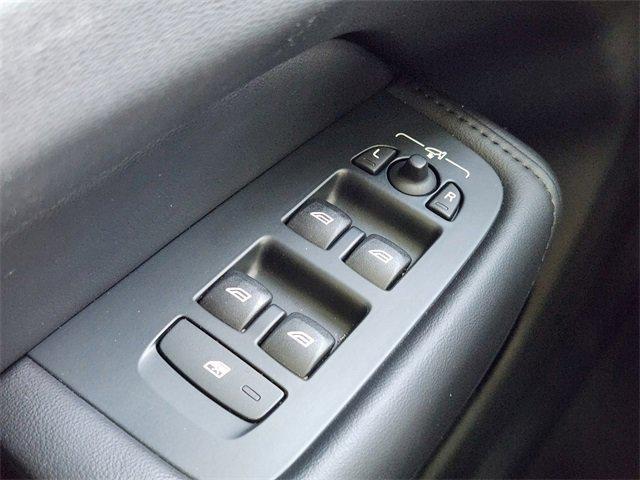 Photo of 2024 Crystal White Metallic Volvo XC60