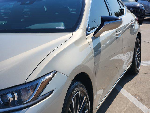 Photo of 2023 Moonbeam Beige Metallic Lexus ES 350