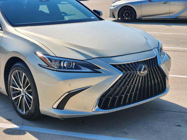 Photo of 2023 Moonbeam Beige Metallic Lexus ES 350