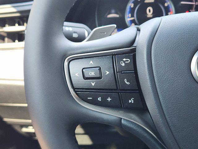 Photo of 2023 Moonbeam Beige Metallic Lexus ES 350