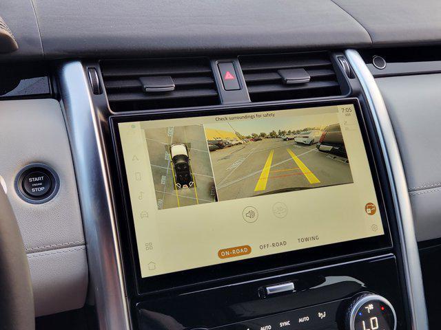 Photo of 2023 Santorini Black Metallic Land Rover Discovery