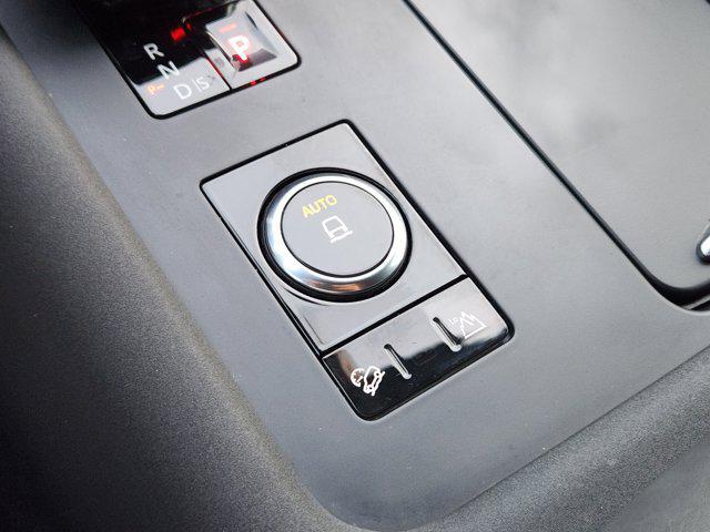 Photo of 2023 Santorini Black Metallic Land Rover Discovery