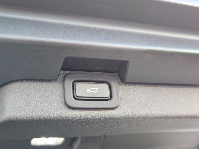 Photo of 2023 Santorini Black Metallic Land Rover Discovery