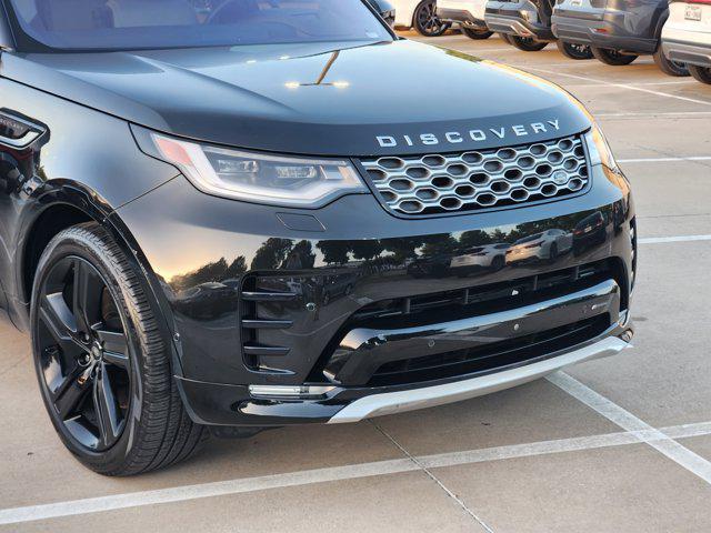 Photo of 2023 Santorini Black Metallic Land Rover Discovery