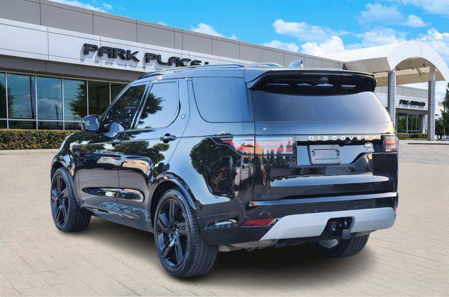 Photo of 2023 Santorini Black Metallic Land Rover Discovery
