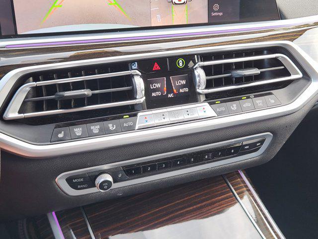 Photo of 2020 Alpine White BMW X7