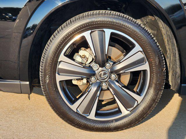 Photo of 2025 Obsidian Lexus UX 300h