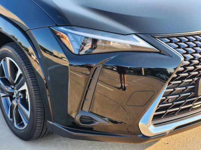 Photo of 2025 Obsidian Lexus UX 300h