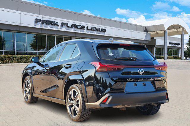 Photo of 2025 Obsidian Lexus UX 300h