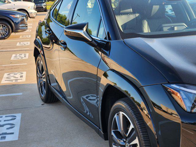 Photo of 2025 Obsidian Lexus UX 300h