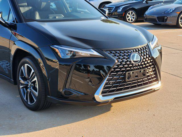 Photo of 2025 Obsidian Lexus UX 300h