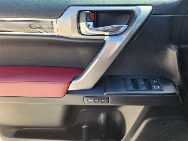 Photo of 2023 Eminent White Pearl Lexus GX 460