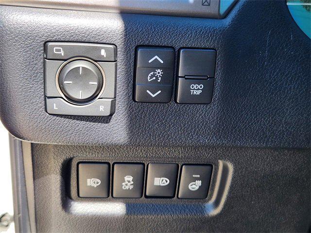 Photo of 2023 Eminent White Pearl Lexus GX 460