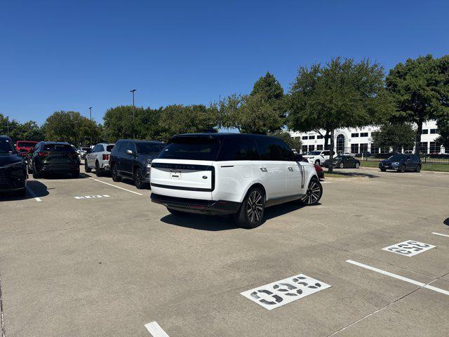 Photo of 2023 Fuji White Land Rover Range Rover