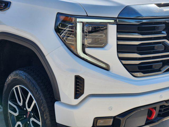 Photo of 2024 Summit White GMC Sierra 1500