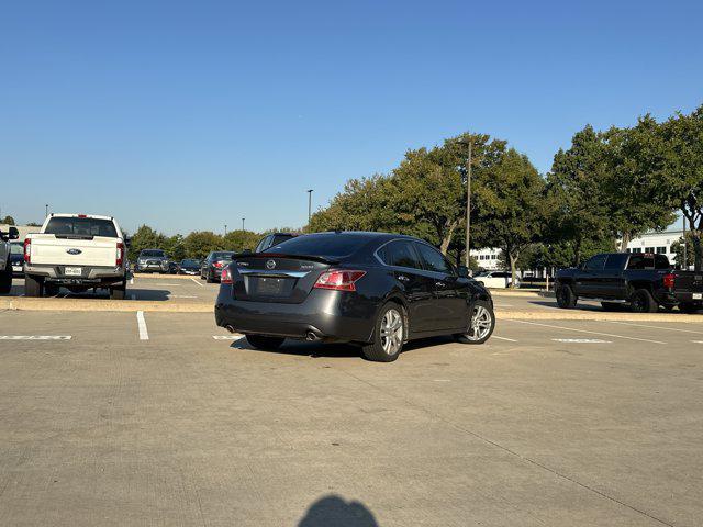 Photo of 2013 Slate Nissan Altima