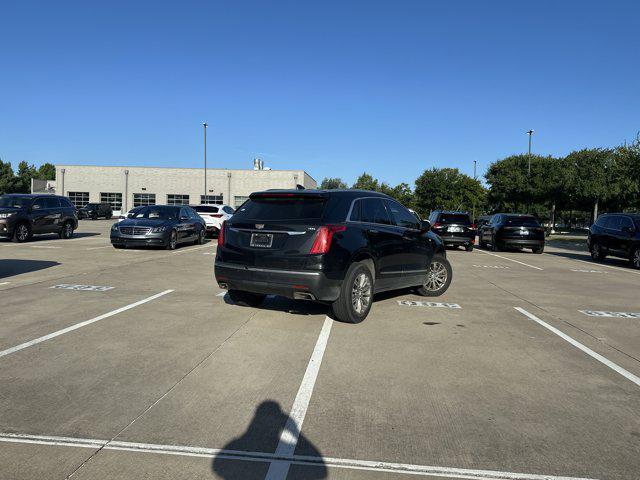 Photo of 2019 Stellar Black Metallic Cadillac XT5