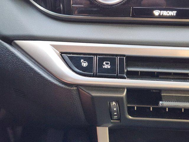 Photo of 2024 Eminent White Pearl Lexus RX 350