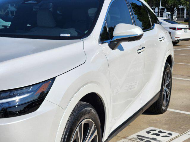Photo of 2025 Eminent White Pearl Lexus RX 350