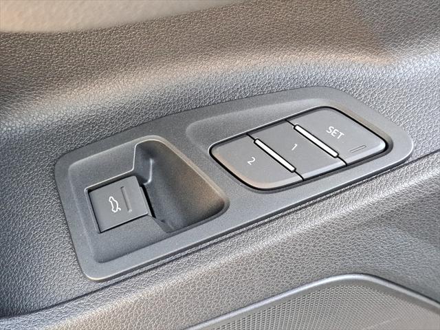 Photo of 2025 Glacier White Metallic Audi Q3