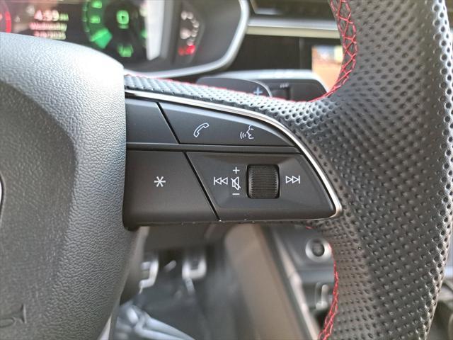 Photo of 2025 Glacier White Metallic Audi Q3