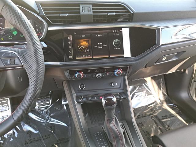 Photo of 2025 Glacier White Metallic Audi Q3