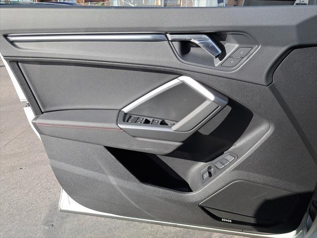 Photo of 2025 Glacier White Metallic Audi Q3