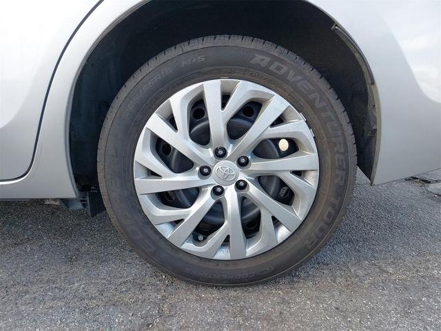 Photo of 2018 Classic Silver Metallic Toyota Corolla