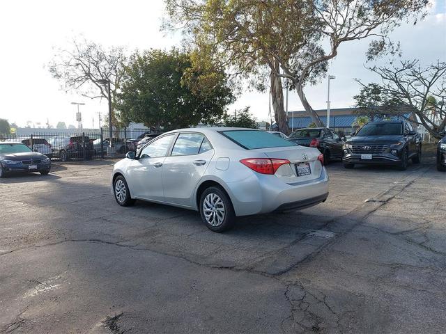 Photo of 2018 Classic Silver Metallic Toyota Corolla