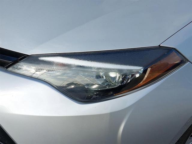 Photo of 2018 Classic Silver Metallic Toyota Corolla