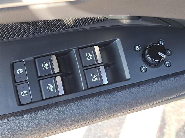 Photo of 2023 Ibis White Audi e-tron GT