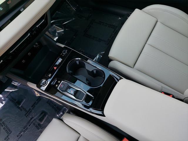 Photo of 2025 Plasma Blue Metallic Audi Q6 e-tron