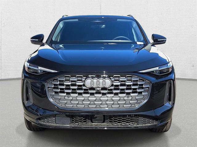 Photo of 2025 Mythos Black Metallic Audi Q5