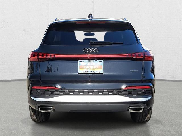Photo of 2025 Mythos Black Metallic Audi Q5
