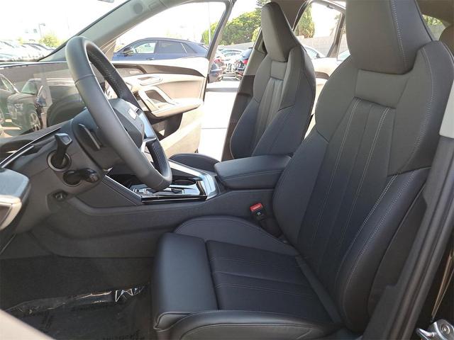 Photo of 2025 Mythos Black Metallic Audi Q5