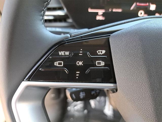 Photo of 2025 Mythos Black Metallic Audi Q5