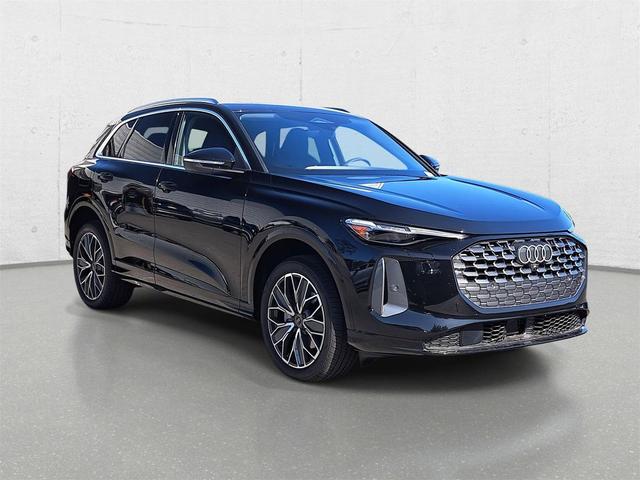 Photo of 2025 Mythos Black Metallic Audi Q5