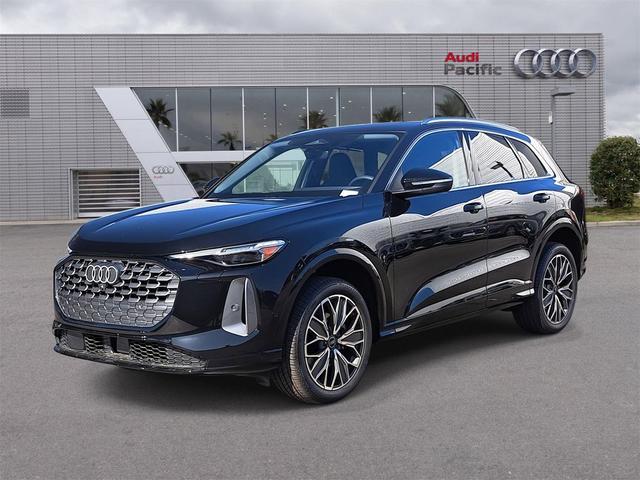 Photo of 2025 Mythos Black Metallic Audi Q5