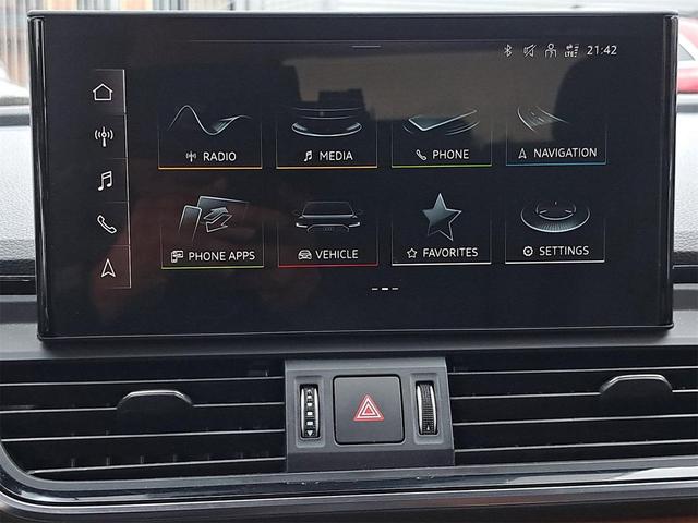 Photo of 2022 Ibis White Audi Q5