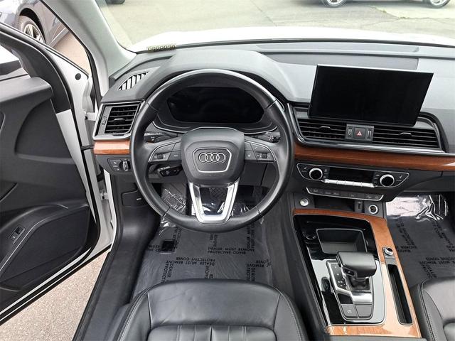 Photo of 2022 Ibis White Audi Q5