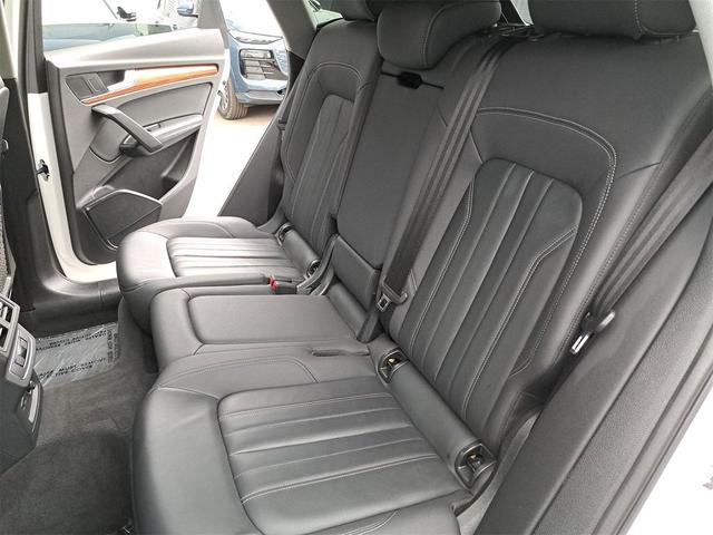 Photo of 2022 Ibis White Audi Q5