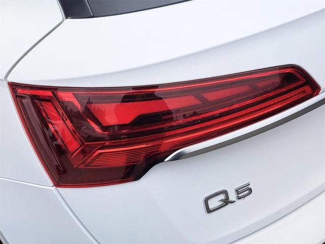 Photo of 2022 Ibis White Audi Q5