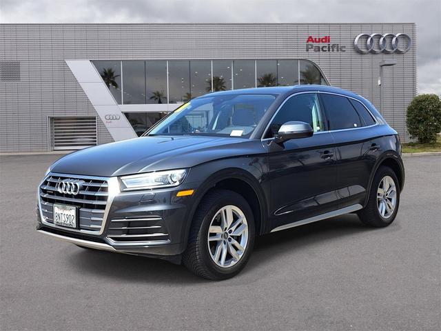 Photo of 2020 Manhattan Gray Metallic Audi Q5