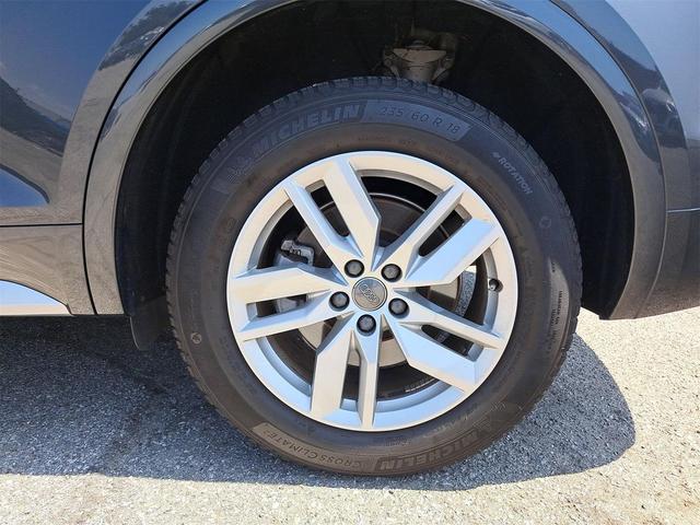 Photo of 2020 Manhattan Gray Metallic Audi Q5