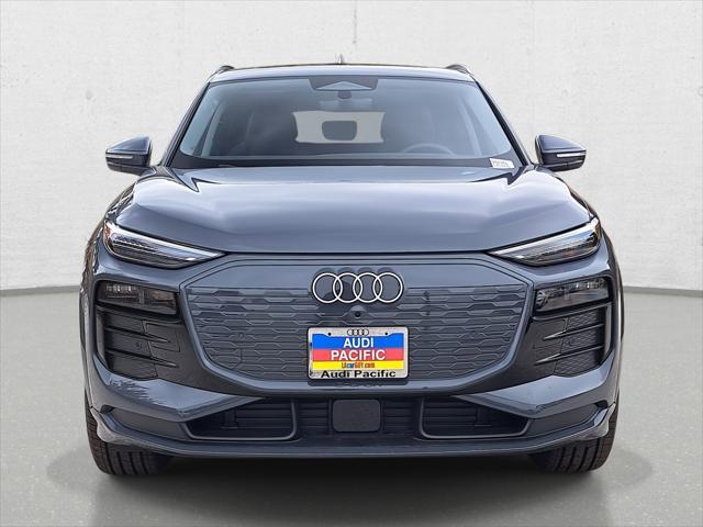 Photo of 2025 Gray Audi Q6 e-tron