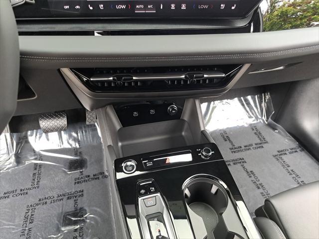 Photo of 2025 Gray Audi Q6 e-tron