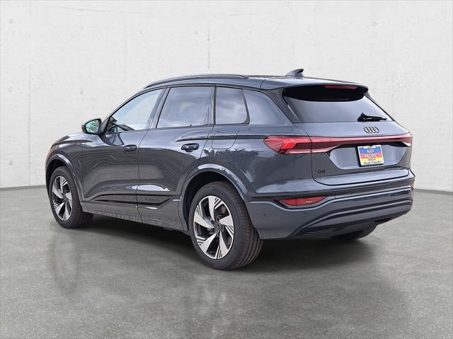 Photo of 2025 Gray Audi Q6 e-tron