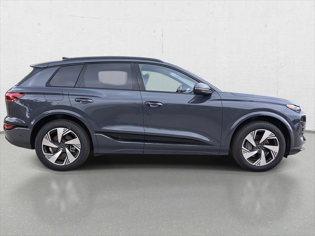 Photo of 2025 Gray Audi Q6 e-tron