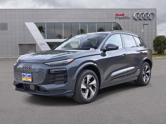 Photo of 2025 Gray Audi Q6 e-tron