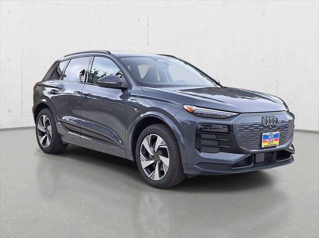 Photo of 2025 Gray Audi Q6 e-tron